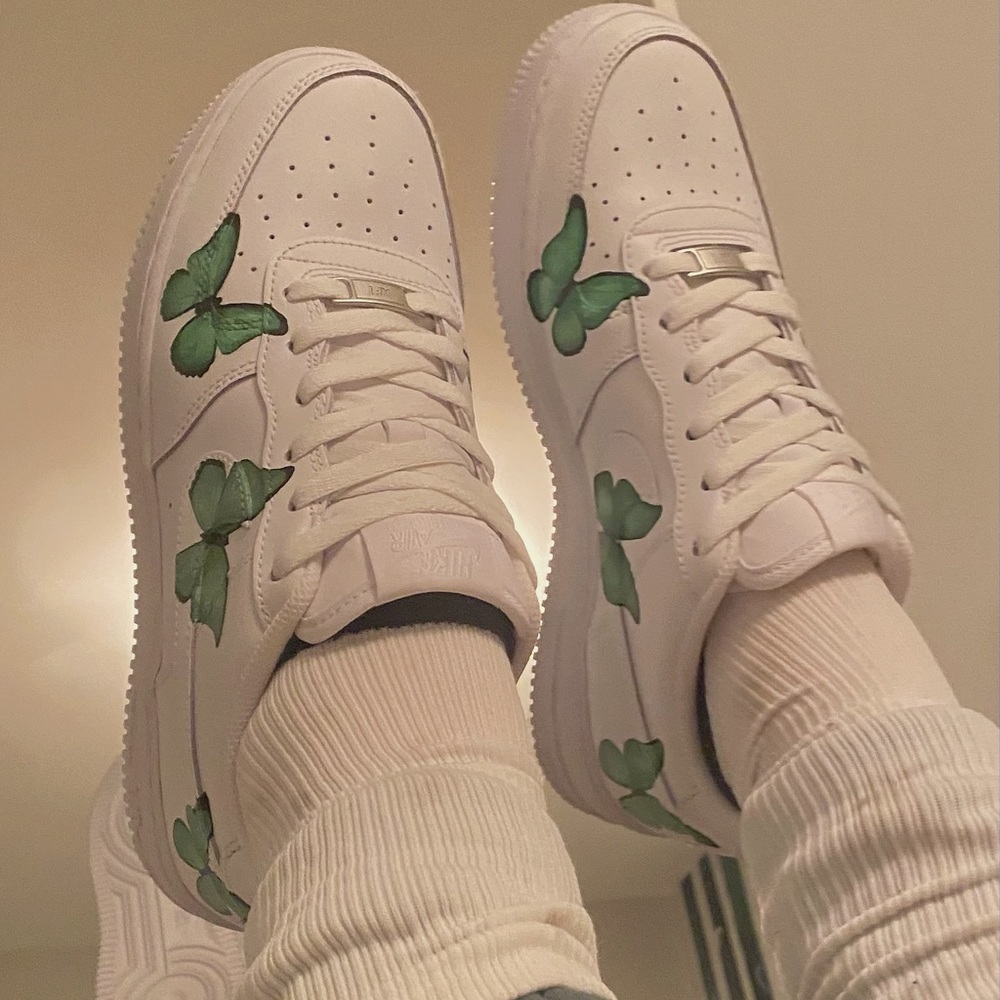 Custom painted shoes - Picture 4 of 4